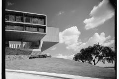 Milwaukee Art Museum (originally Milwaukee War Memorial), Milwaukee, Wisconsin, 1952-57. Exterior