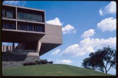 Milwaukee Art Museum (originally Milwaukee War Memorial), Milwaukee, Wisconsin, 1952-57. Exterior