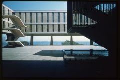 Milwaukee Art Museum (originally Milwaukee War Memorial), Milwaukee, Wisconsin, 1952-57. Courtyard